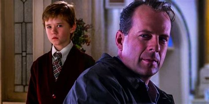 هالي أوسمنت يود إحياء شخصيته من The Sixth Sense إذا قرر إم نايت شيامالان إعادته