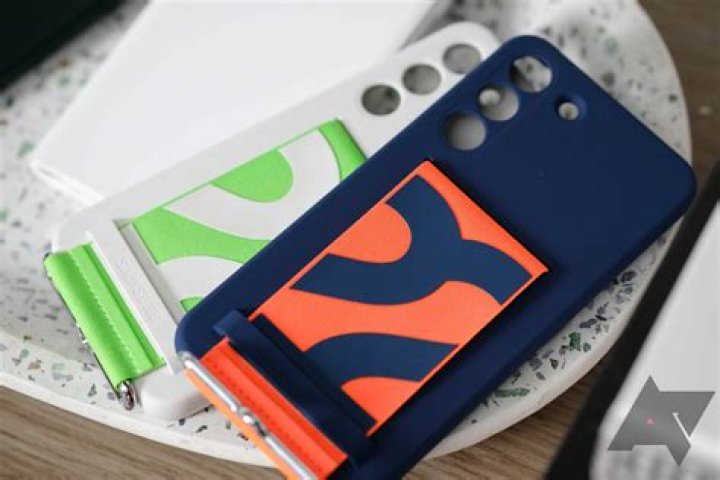 These are all the first-party Samsung Galaxy S22 cases & accessories