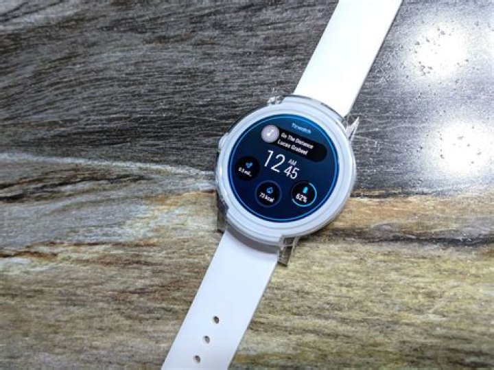 TicWatch E smartwatch review: Affordable but awkward