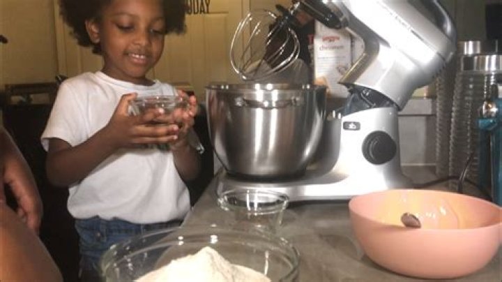Toddler entrepreneur says the proof is in the pudding