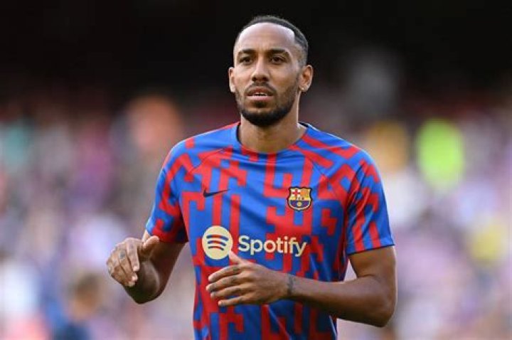 Transfer rumors: ‘Unhappy’ Chelsea star Pierre-Emerick Aubameyang to make Barca return