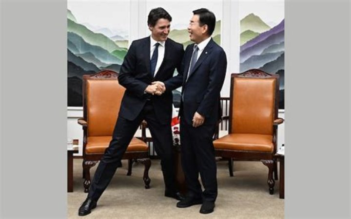 Trudeau uses ‘manners legs’ on trip to South Korea to make himself ‘shorter’