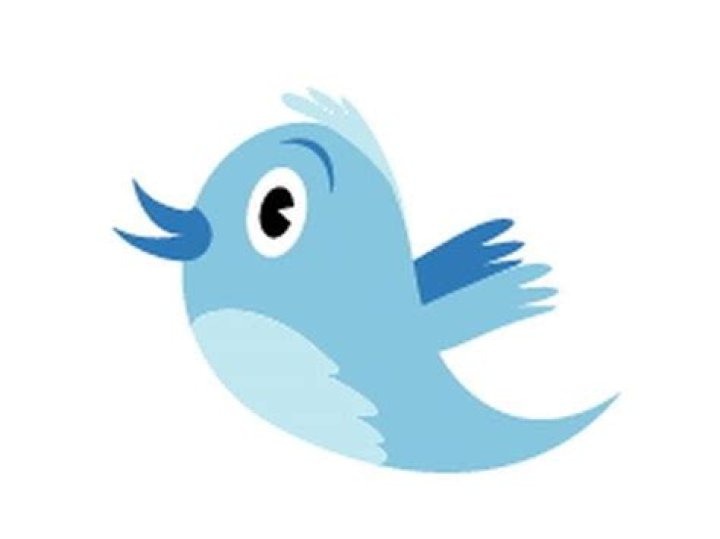Twitter Top 10: Guys To Follow For Love Advice | Steph Auteri