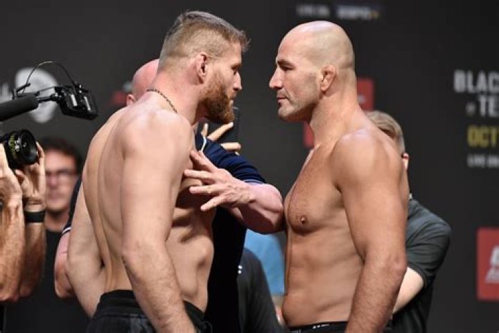 UFC 267: Jan Blachowicz vs Glover Teixeira fight purse, payouts, salaries