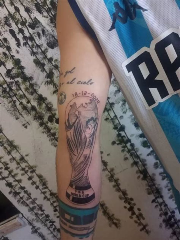 Un tatuaje de Samantha Fox, la reina de las nalgas, es la comidilla rosa de la NBA