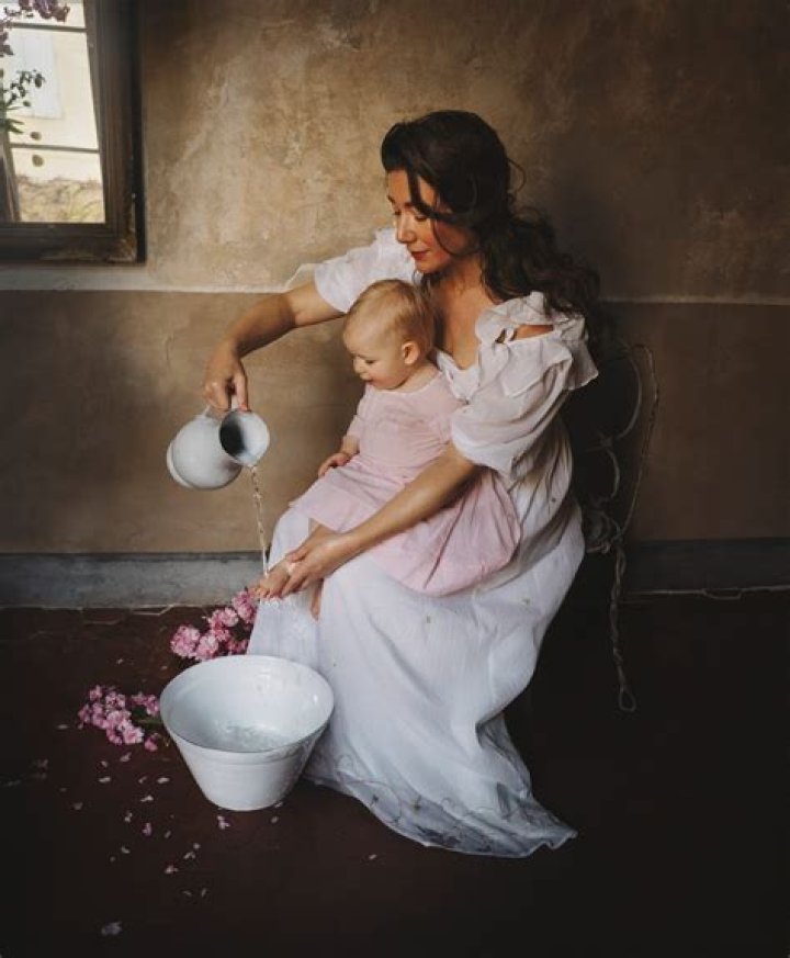 Victorian Era-Inspired Momfluencers Are Taking Over Instagram