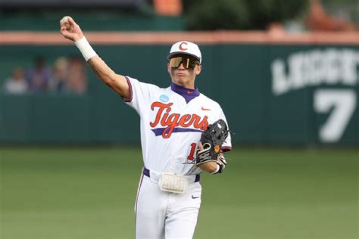 Video: Clemson's Cam Cannarella Makes Clutch Season-Saving Catch vs. Florida | News, Scores, Highlights, Stats, and Rumors