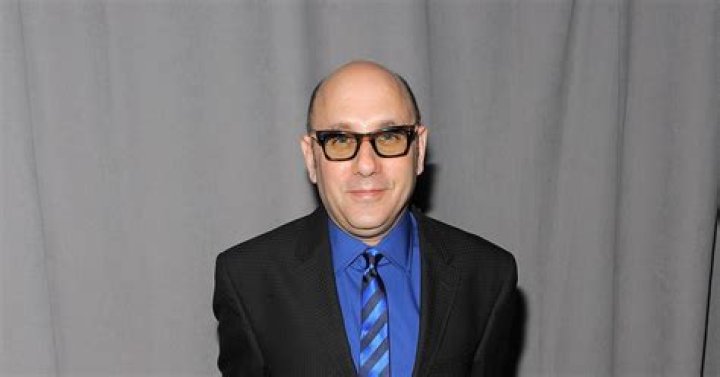 Watch Some Old-school Stand-up From a Not-Yet-Bald Larry David