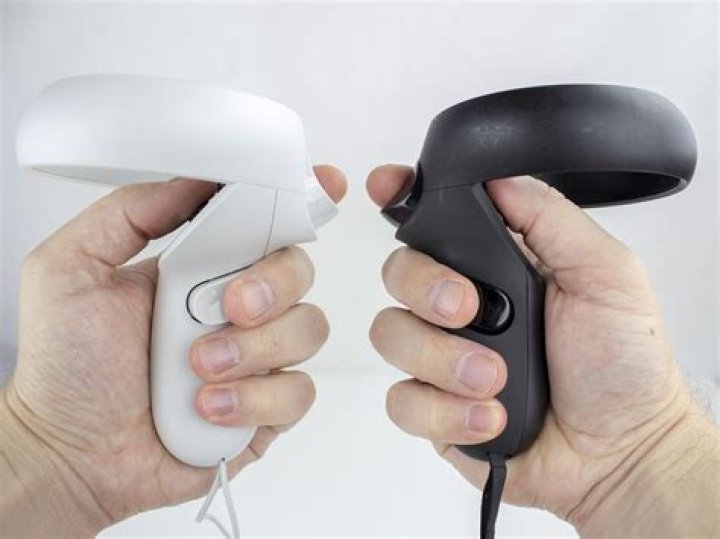 What's new with the Oculus Quest 2 controllers?