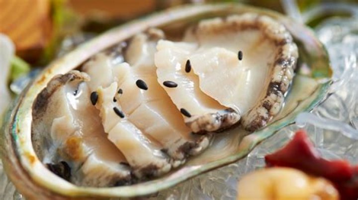 What does abalone taste like?