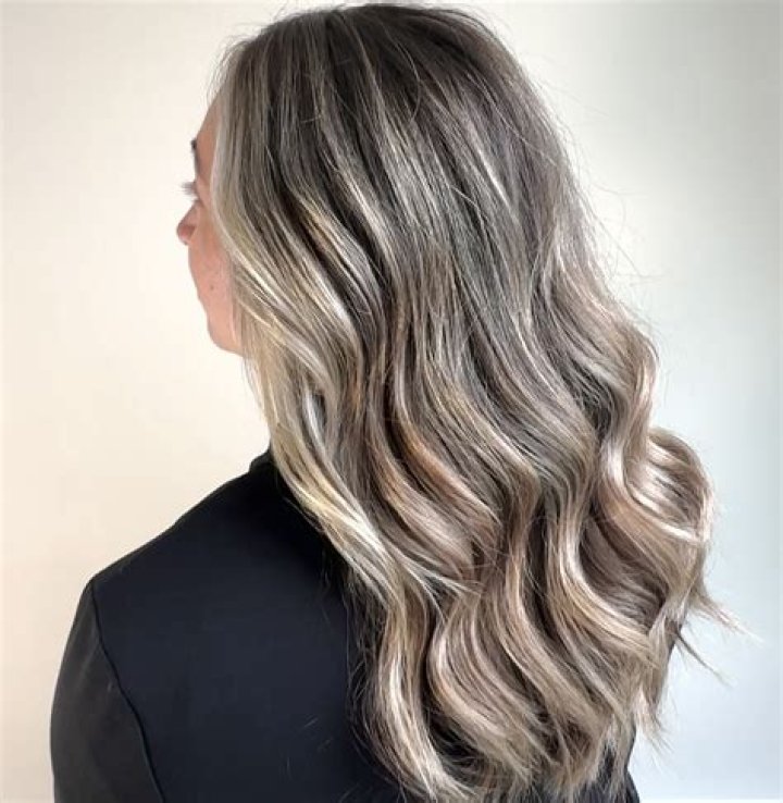 What Is Bronde Hair? Experts Explain