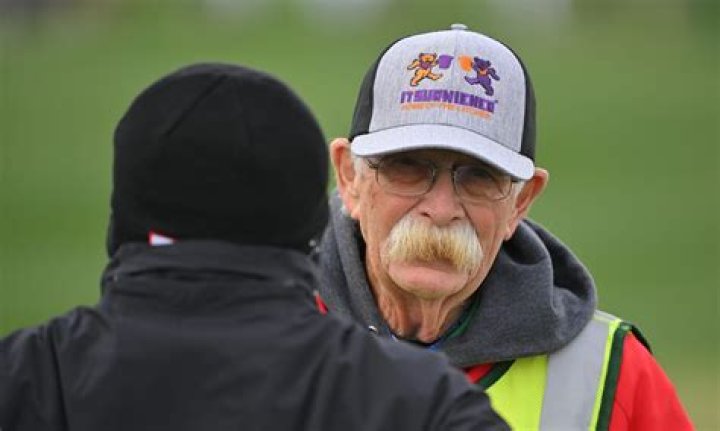 What is caddy Fluff Cowan net worth?