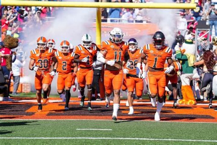 What is the difference between the Senior Bowl and the East-West Shrine Bowl?