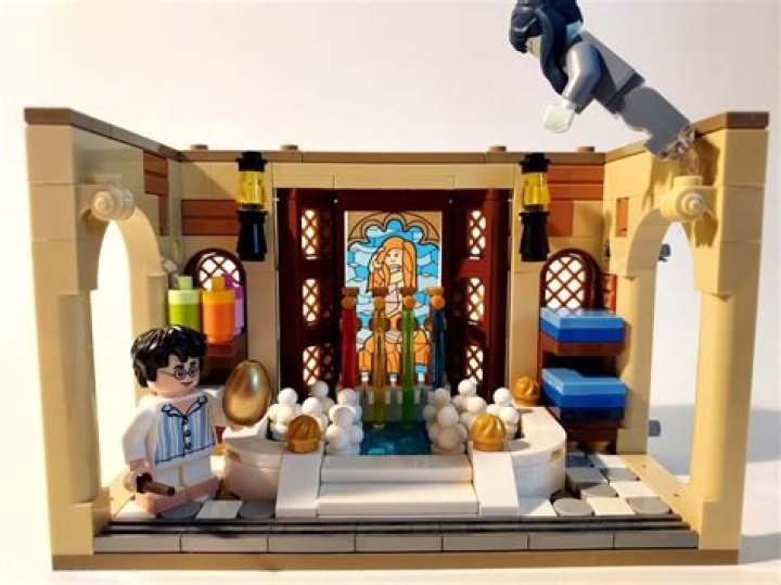 Where is the apple in the bathroom in Lego Harry Potter?