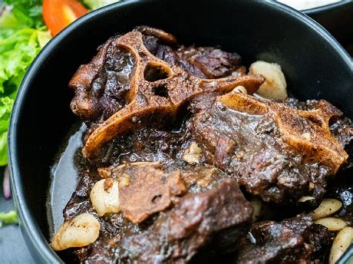 Who eats oxtail?