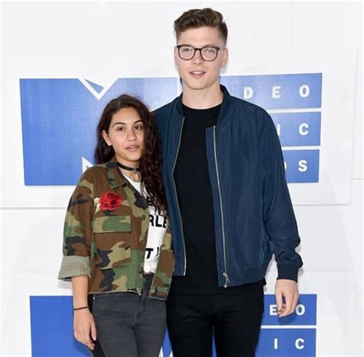 Who is Alessia Cara dating? Alessia Cara boyfriend, husband