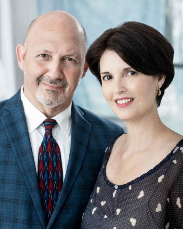 Who is Angela Watson dating? Angela Watson boyfriend, husband