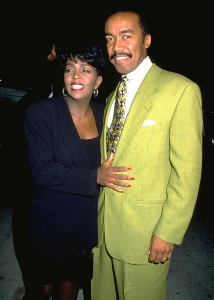 Who is Anita Baker dating? Anita Baker boyfriend, husband