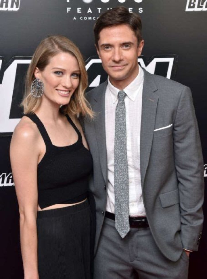 Who is Ashley Hinshaw dating? Ashley Hinshaw boyfriend, husband