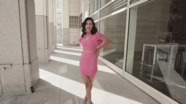 Who is Bella Rolland dating? Bella Rolland boyfriend, husband