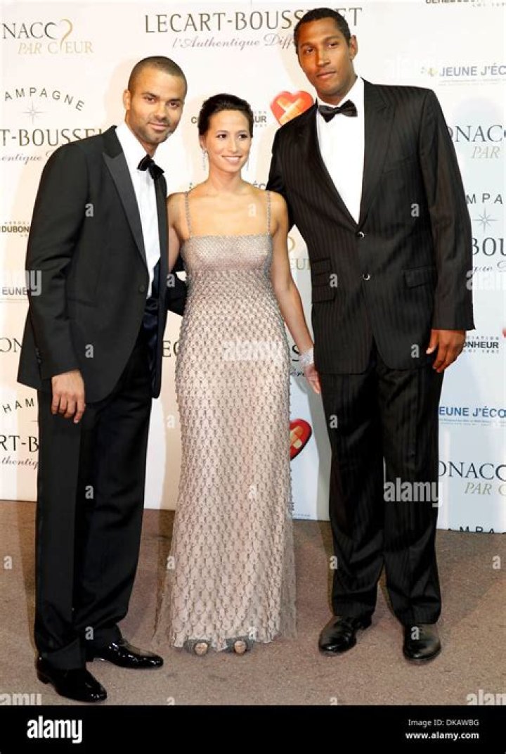 Who is Boris Diaw dating? Boris Diaw girlfriend, wife