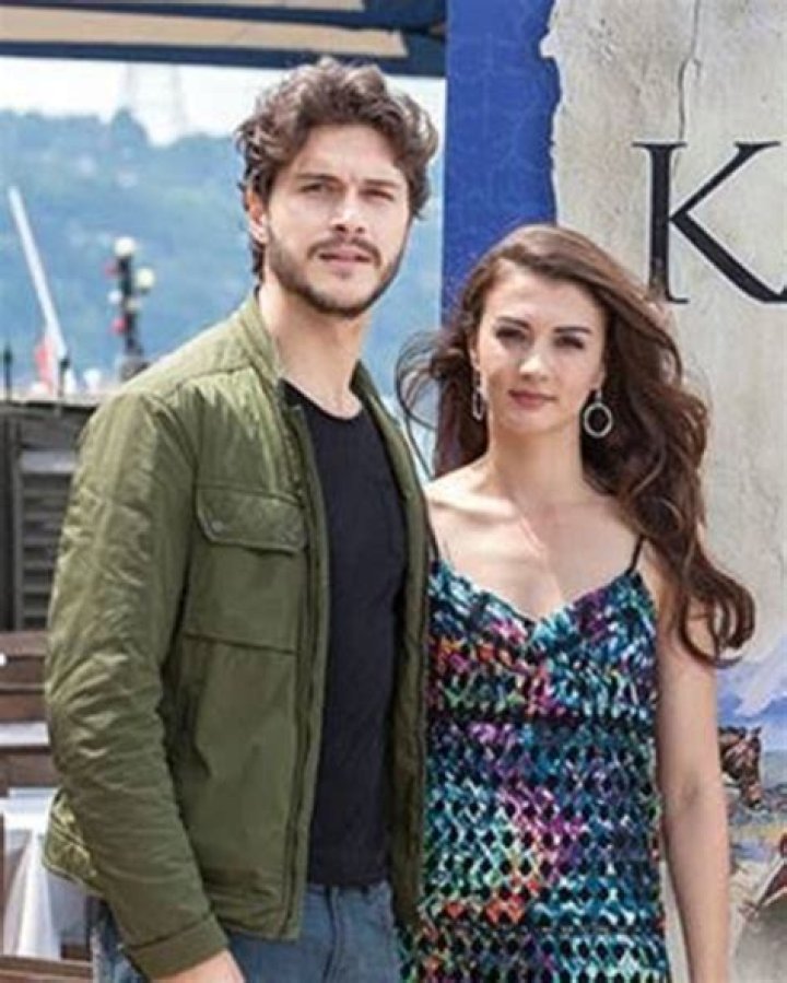 Who is Burcu Özberk dating? Burcu Özberk boyfriend, husband