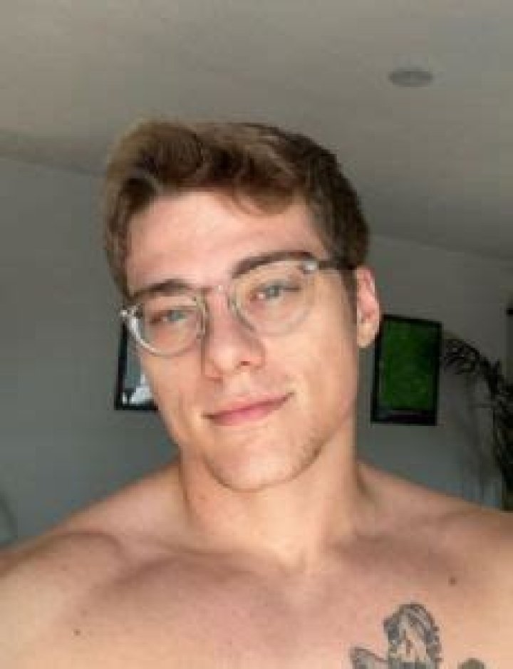 Who is Casey Tanner dating? Casey Tanner boyfriend, husband