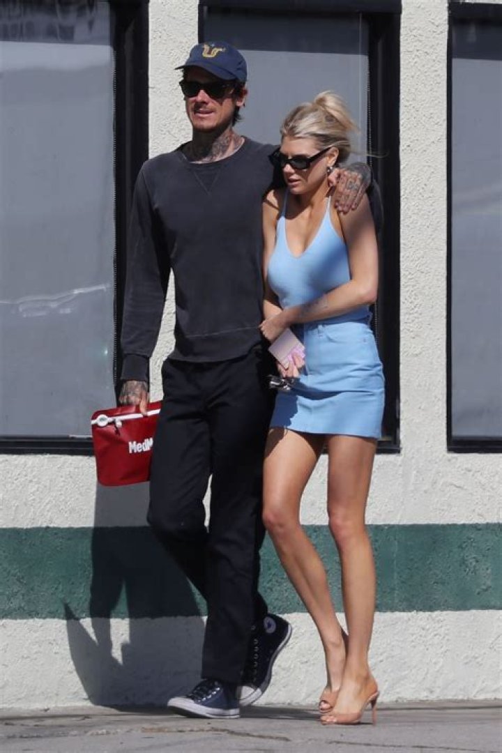 Who is Charlotte McKinney dating? Charlotte McKinney boyfriend, husband