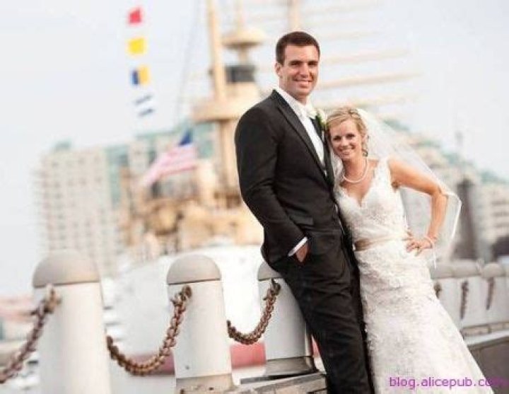 Who is Dana Grady dating? Dana Grady boyfriend, husband