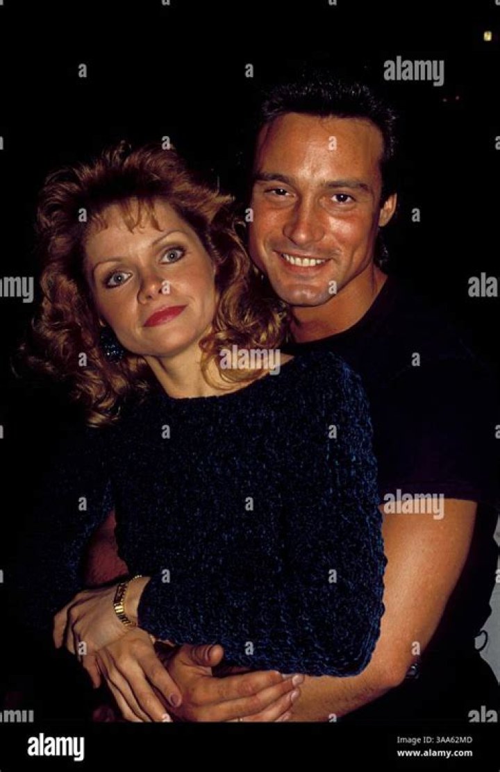 Who is Elli Pattino dating? Elli Pattino boyfriend, husband