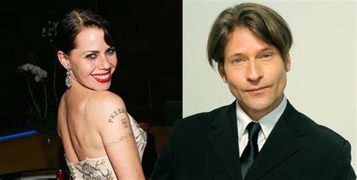 Who is Fairuza Balk dating? Fairuza Balk boyfriend, husband