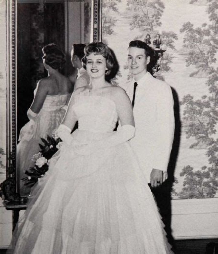 Who is Gordon Anderson dating? Gordon Anderson girlfriend, wife