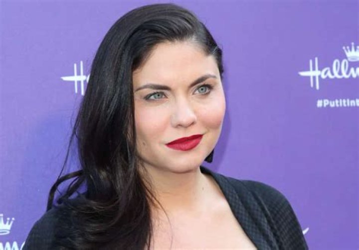Who is Jodi Lyn O'Keefe? Age, Net Worth, Height, Bio, Wiki, Husband, Film