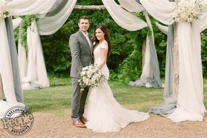 Who is Joshua Gracin dating? Joshua Gracin girlfriend, wife