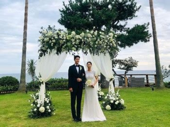 Who is Lee Ki-woo dating? Lee Ki-woo girlfriend, wife