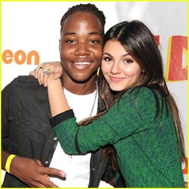 Who is Leon Thomas III dating? Leon Thomas III girlfriend, wife