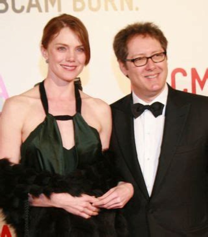 Who is Leslie Stefanson dating? Leslie Stefanson boyfriend, husband