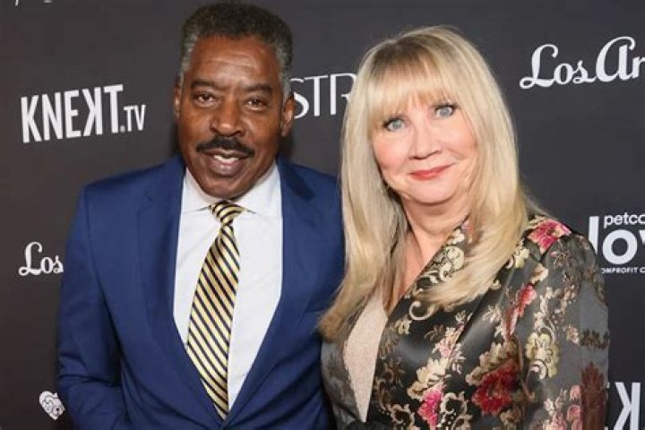 Who is Linda Kingsberg dating? Linda Kingsberg boyfriend, husband