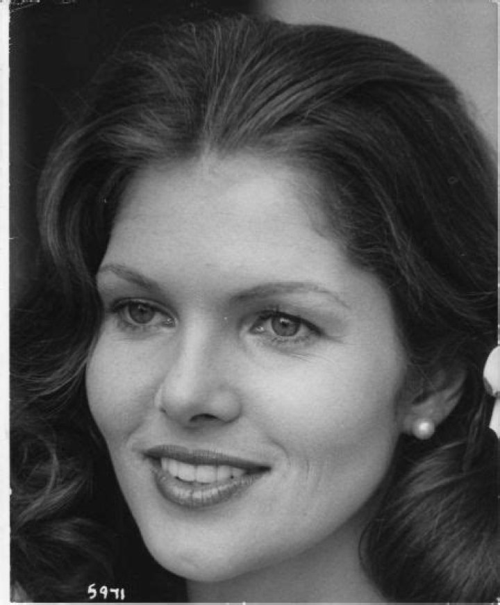 Who is Lois Chiles dating? Lois Chiles boyfriend, husband