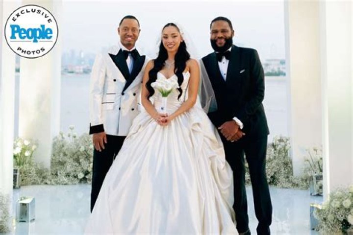 Who is Mikalah Gordon dating? Mikalah Gordon boyfriend, husband