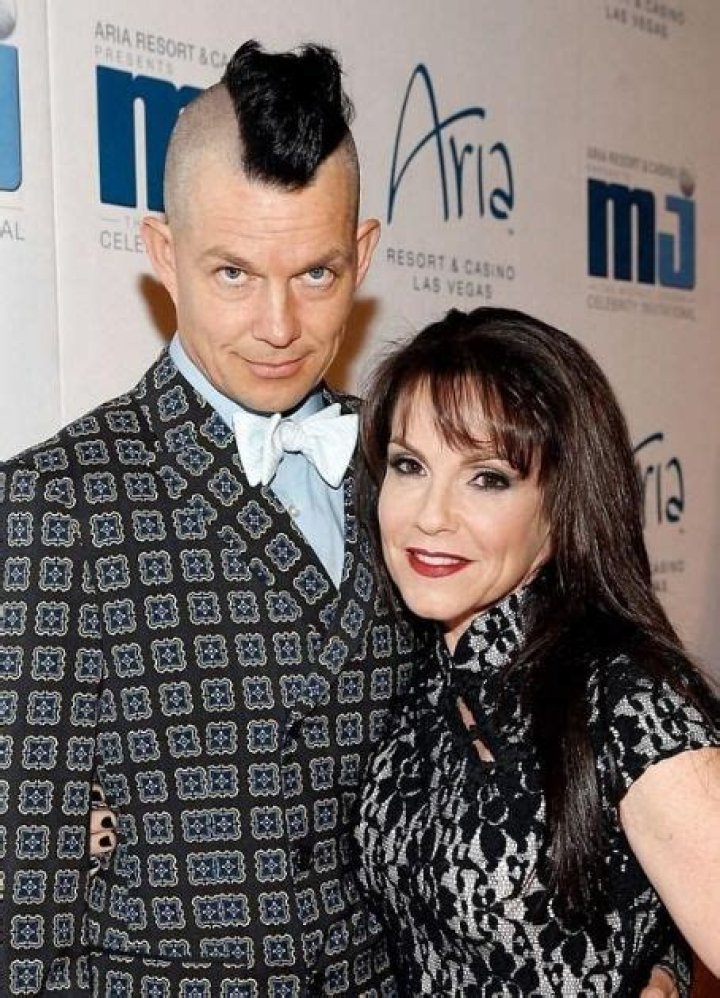 Who is Nina Kent Young dating? Nina Kent Young boyfriend, husband