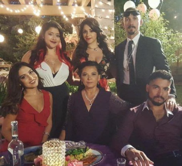 Who is Noemi Gonzalez dating? Noemi Gonzalez boyfriend, husband