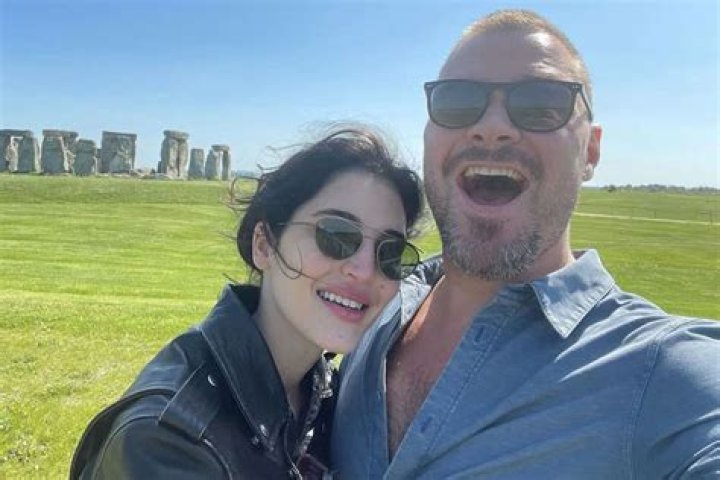 Who is Patrick John Flueger dating? Patrick John Flueger girlfriend, wife
