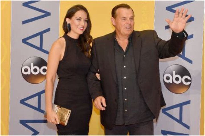 Who is Sammy Kershaw dating? Sammy Kershaw girlfriend, wife