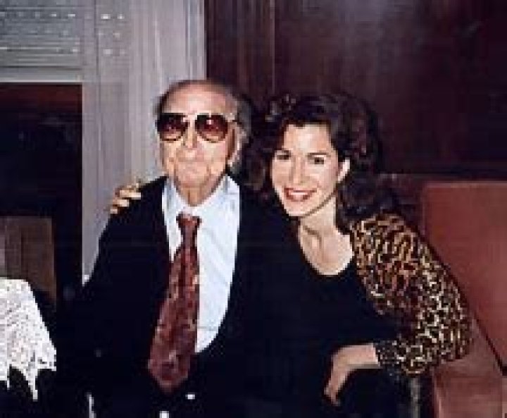Who is Sharon Isbin dating? Sharon Isbin girlfriend, wife