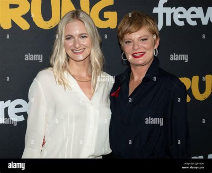 Who is Shelley Plimpton dating? Shelley Plimpton boyfriend, husband