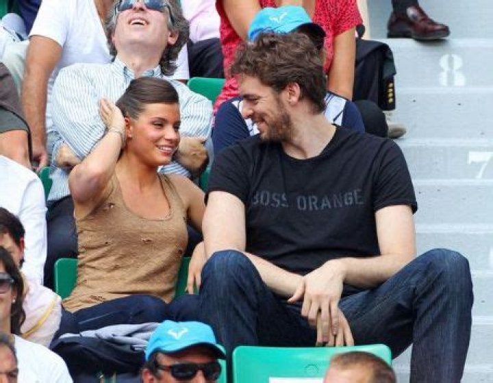 Who is Silvia Lopez Castro dating? Silvia Lopez Castro boyfriend, husband