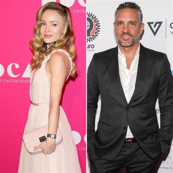 Who is Simone Kahn dating? Simone Kahn boyfriend, husband