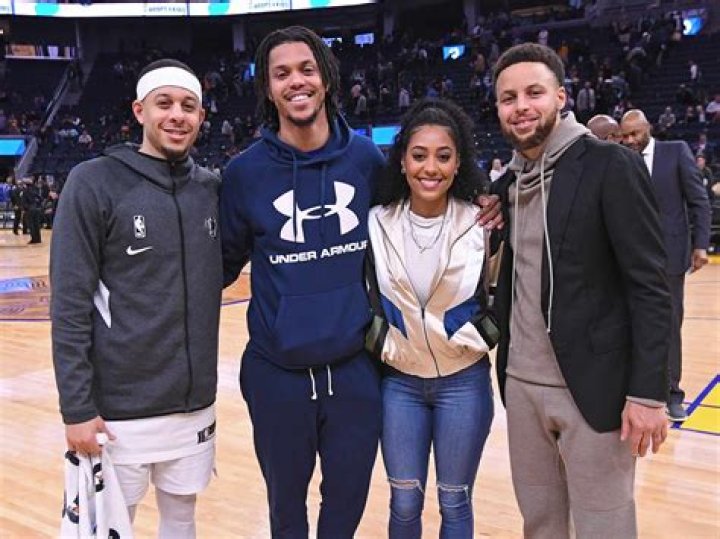 Who Is Steph Curry’s Sister? Everything To Know
