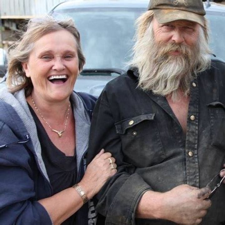 Who is Tony Beets dating? Tony Beets girlfriend, wife